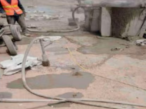 北大镇水泥混凝土路面板底注浆技术 路面脱空注浆整治方案